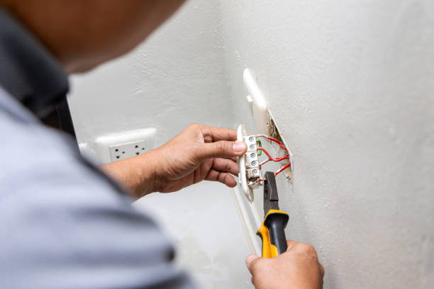 Best Local Electrician Companies  in Raeford, NC
